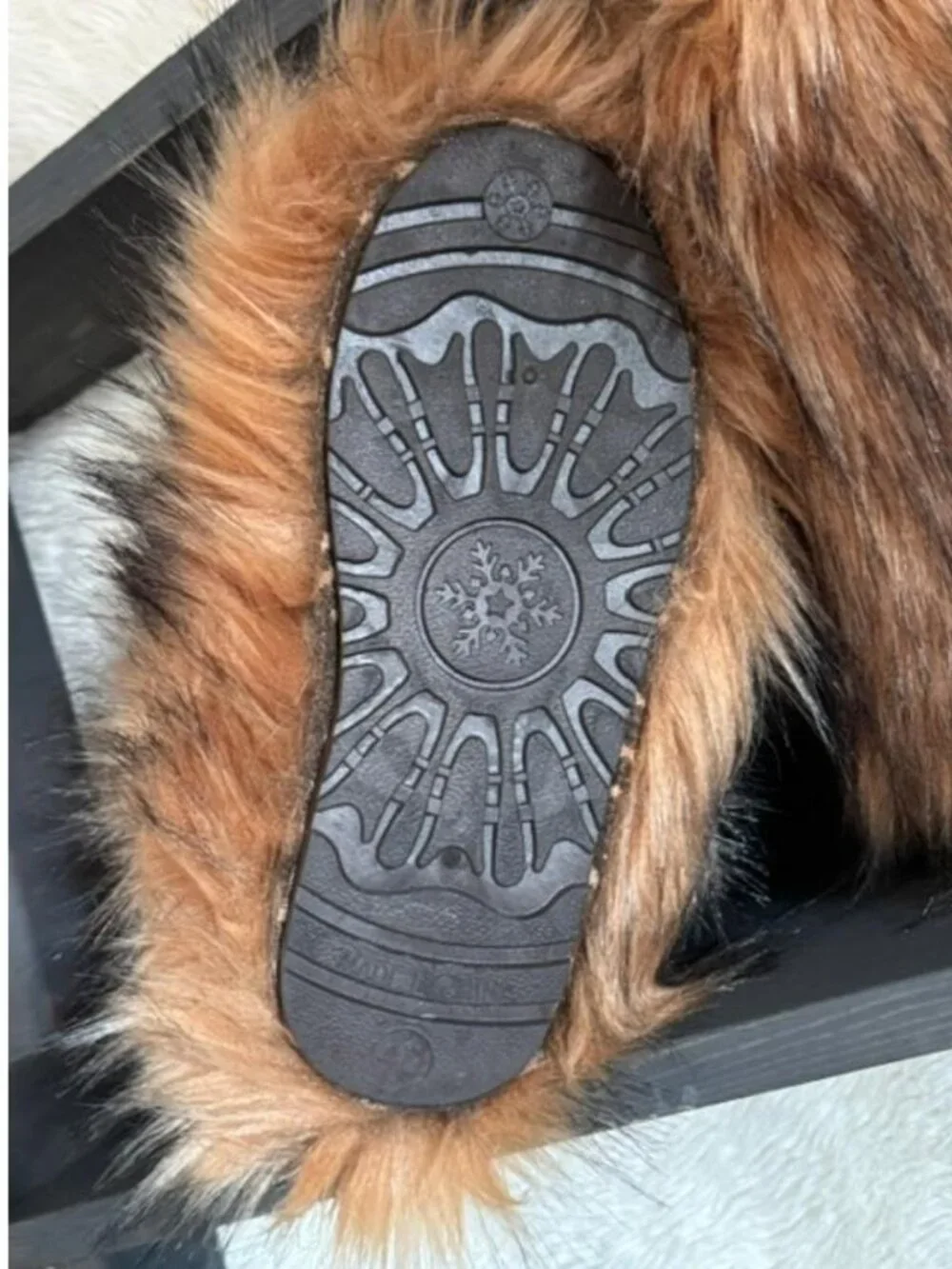🤎 Women’s Brown Faux Fur Mukluk Boots Size 9.5 / EU 40 – NWOT